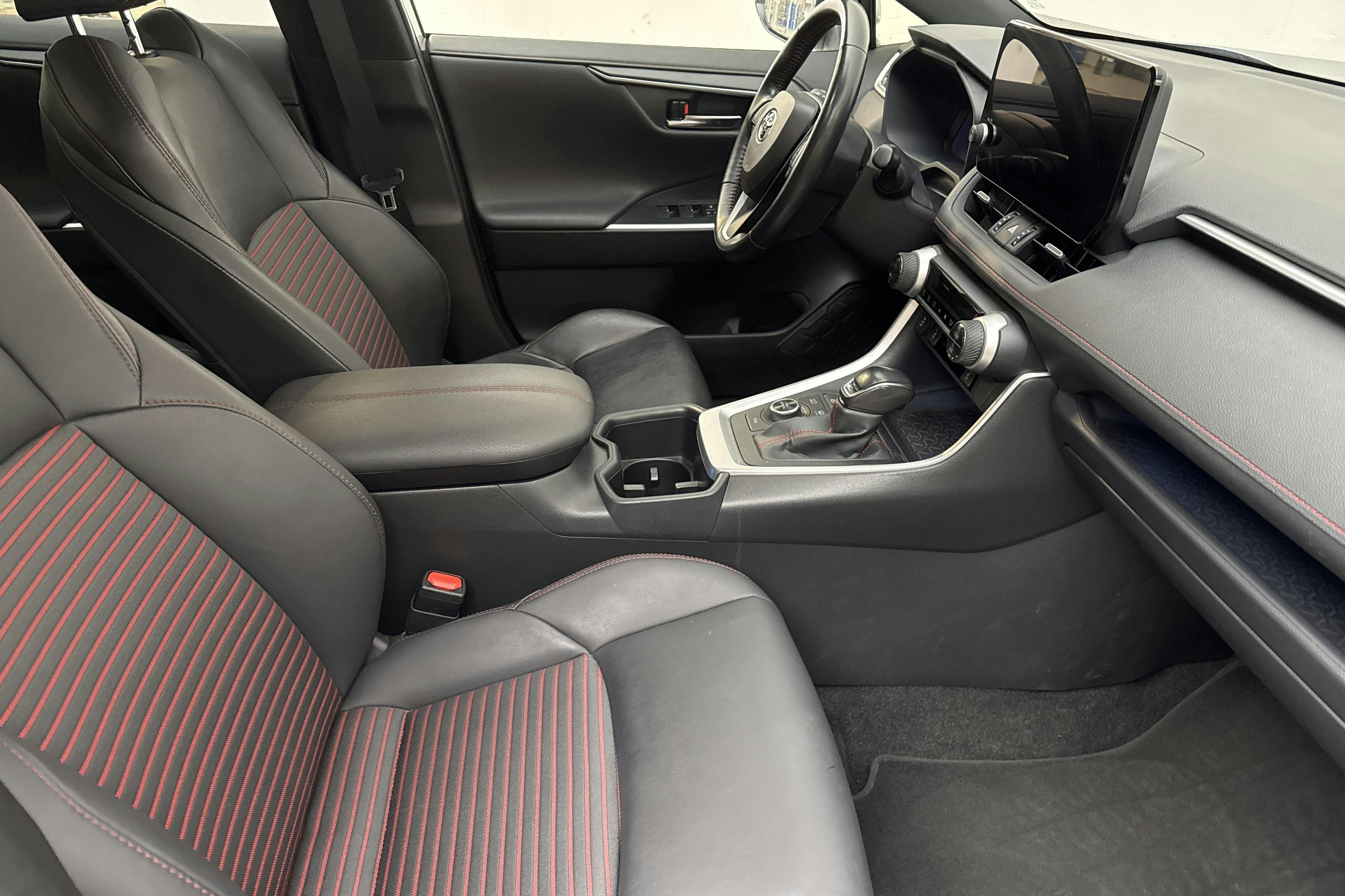 Vehicle Image 7