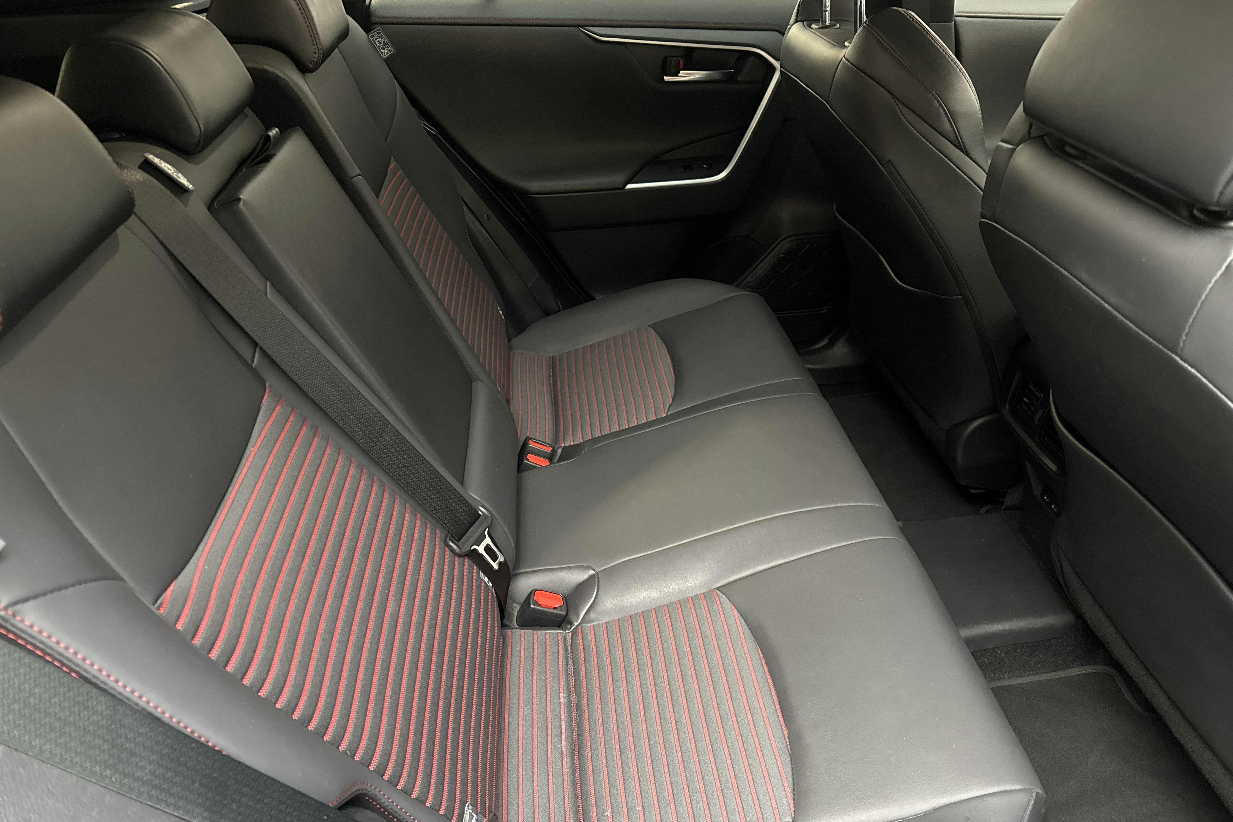 Vehicle Image 8
