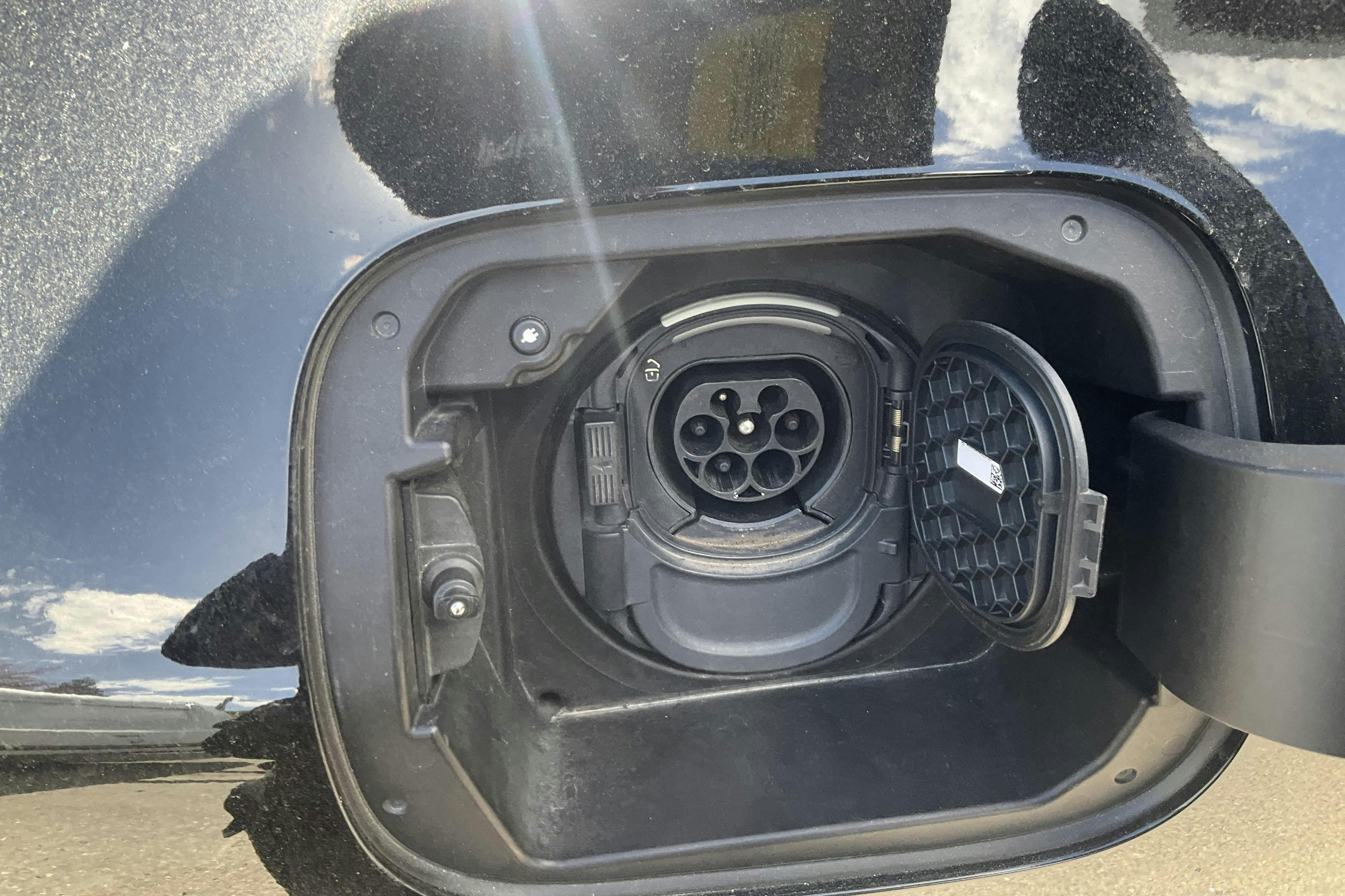 Vehicle Image 14