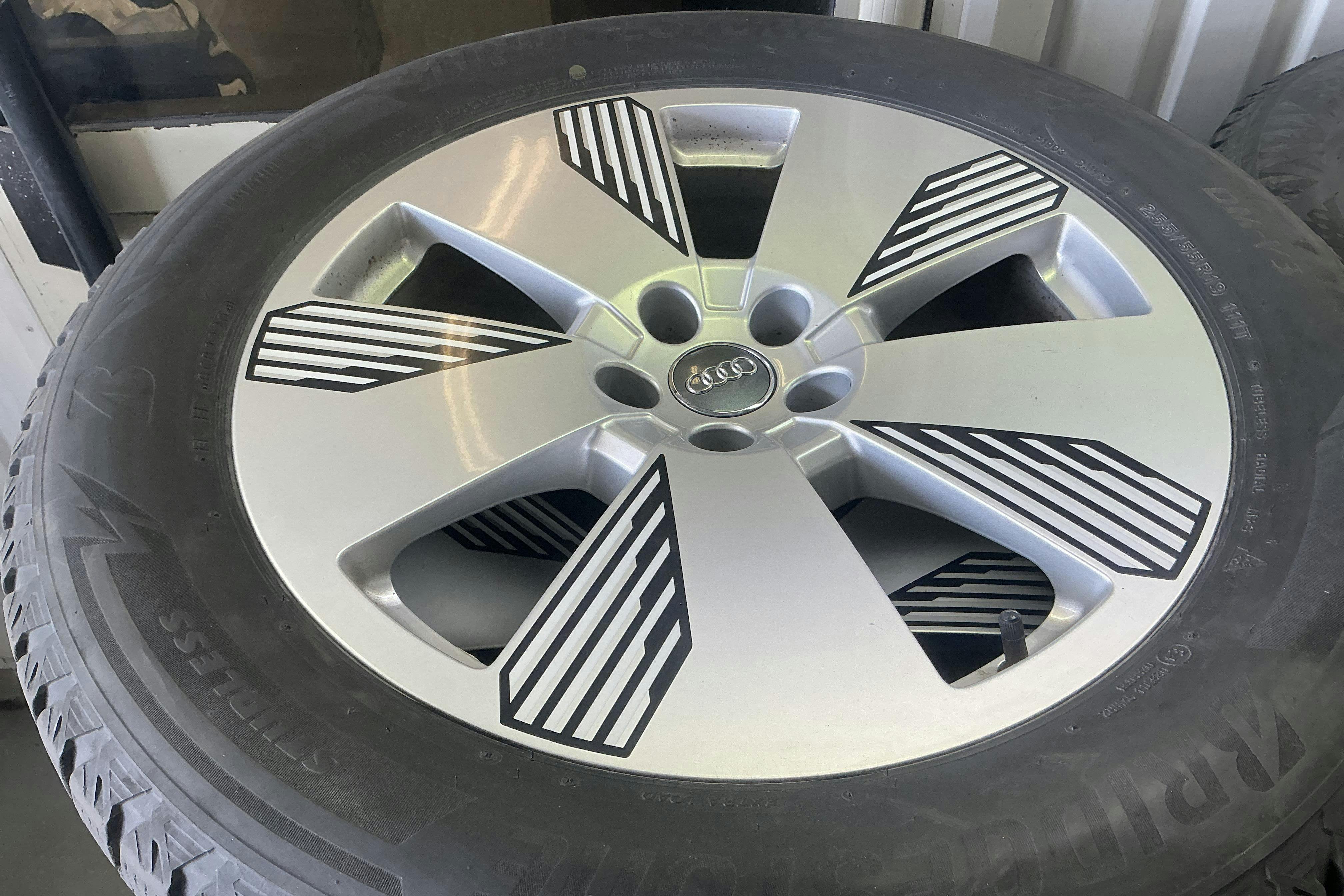 Vehicle Image 14