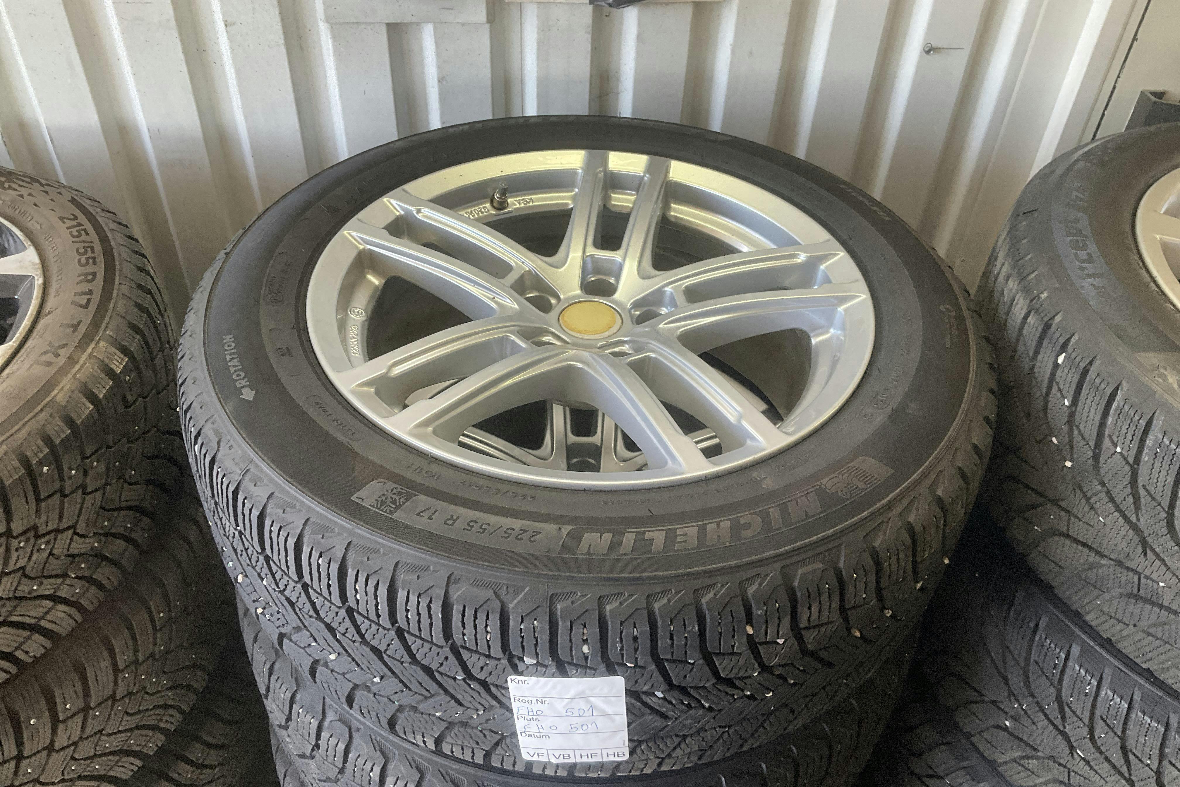 Vehicle Image 16