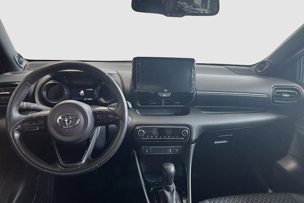 Vehicle Image 11