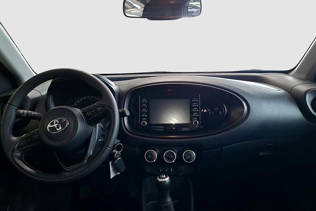Vehicle Image 10