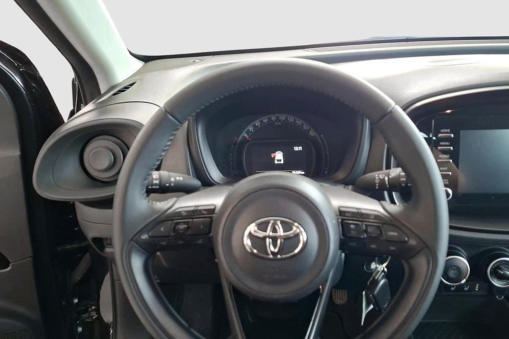 Vehicle Image 11