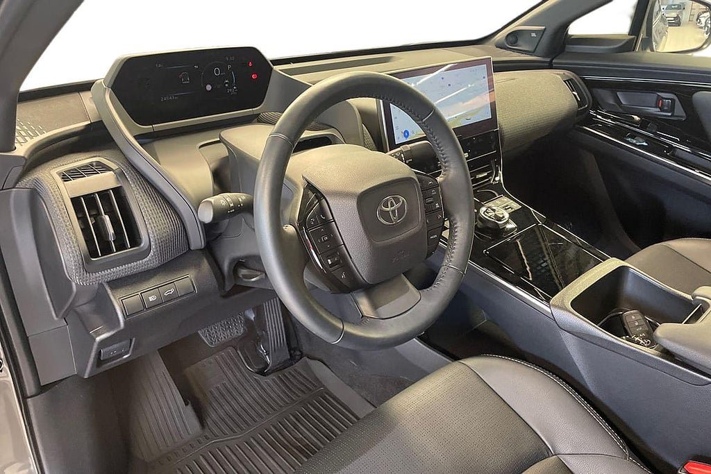 Vehicle Image 14