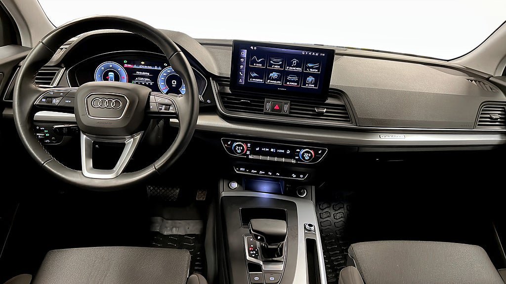 Vehicle Image 10