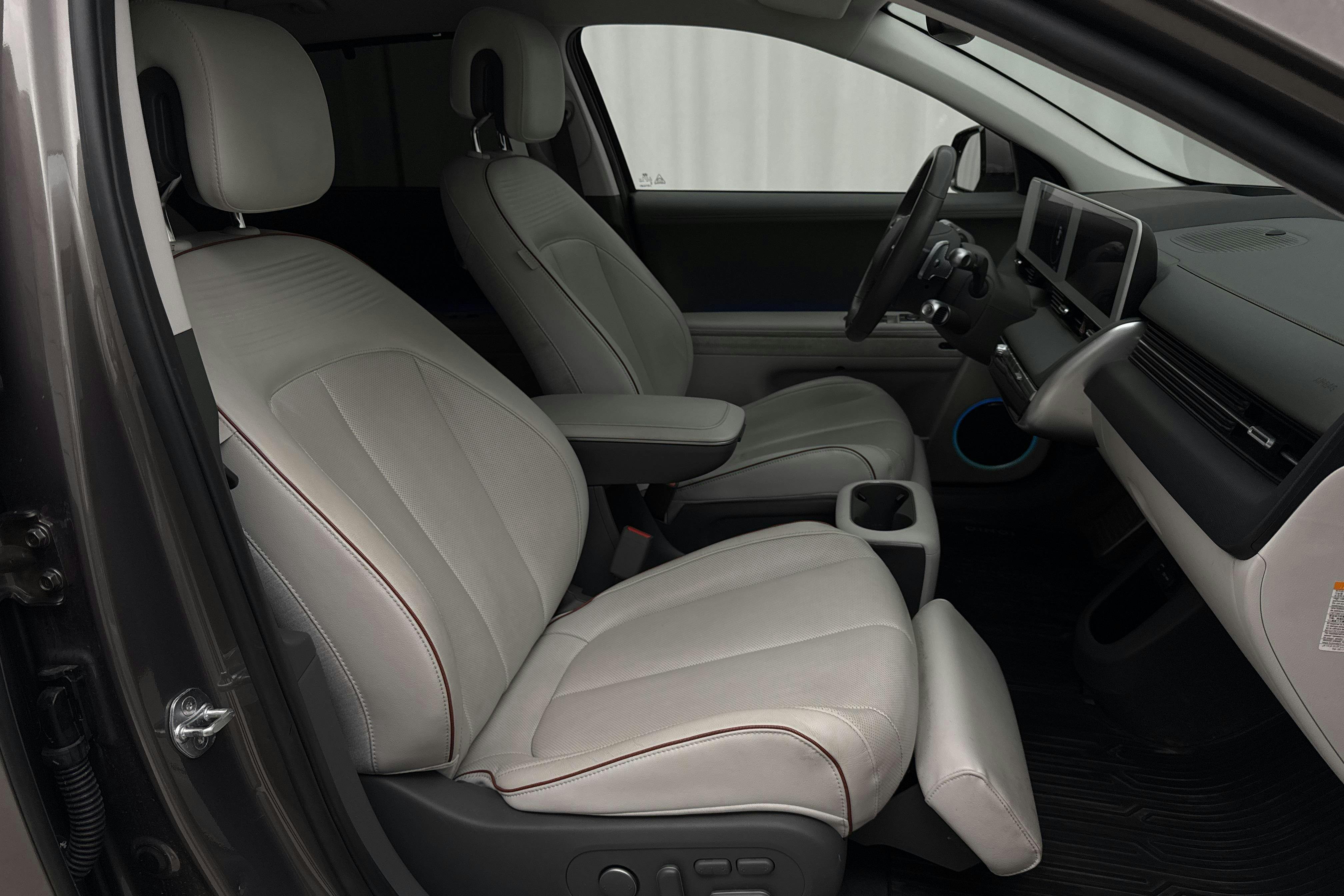 Vehicle Image 21