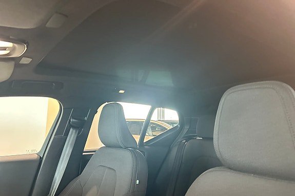Vehicle Image 27