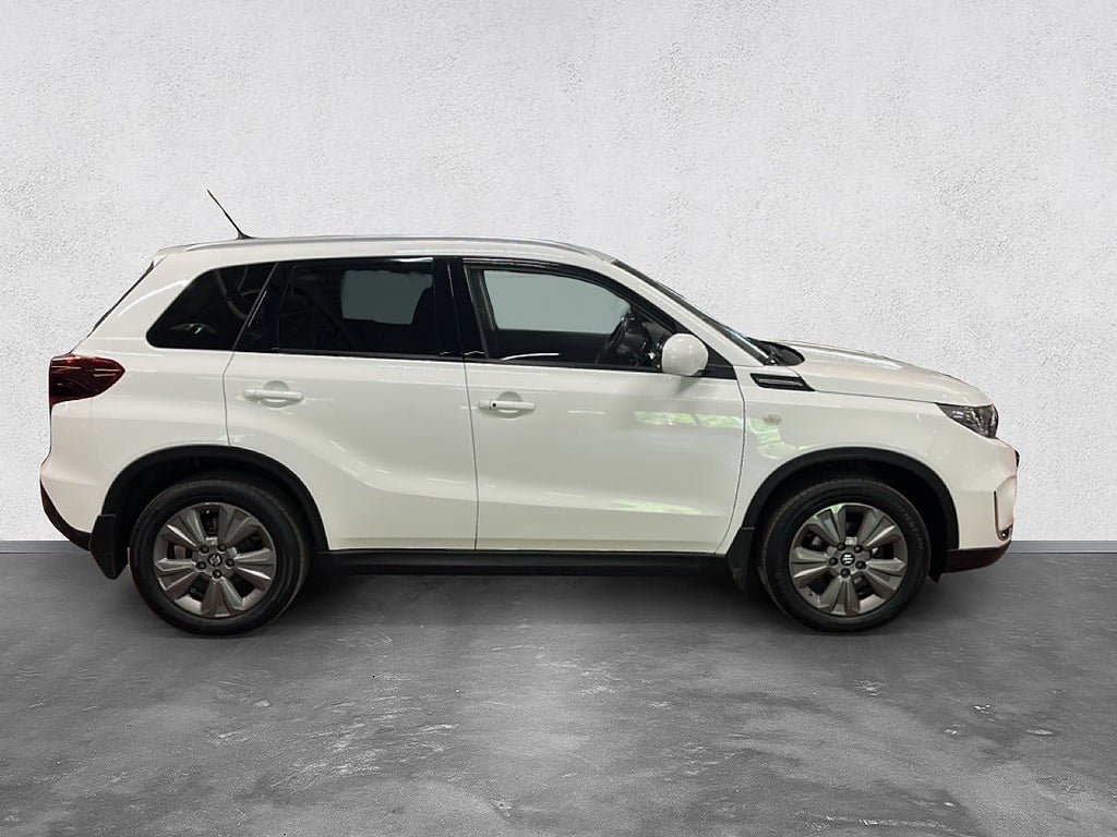 Vehicle Image 6