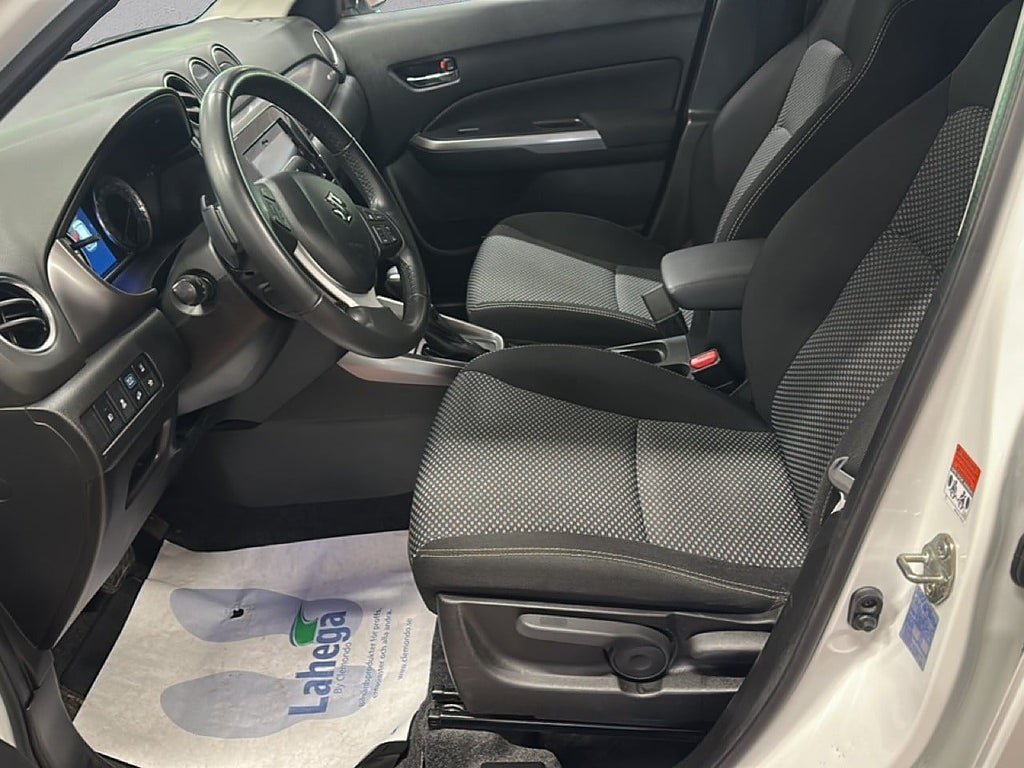 Vehicle Image 10