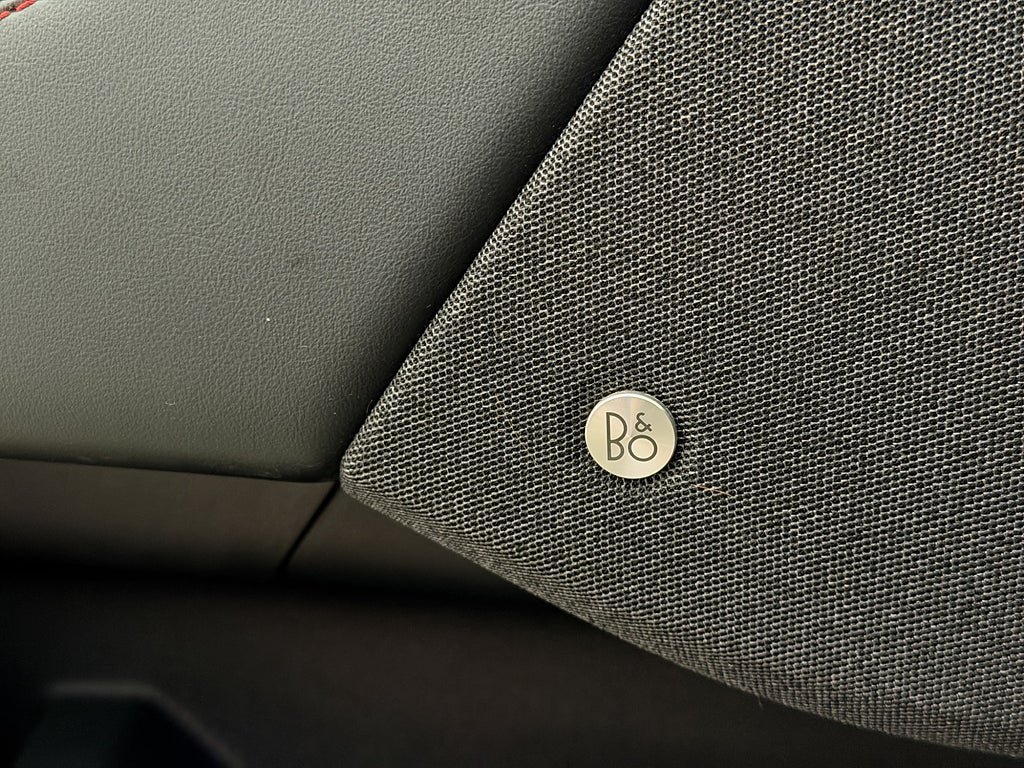 Vehicle Image 32