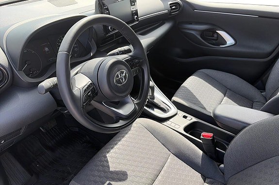 Vehicle Image 11