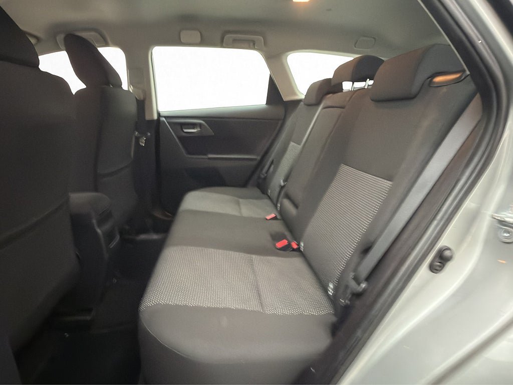 Vehicle Image 25