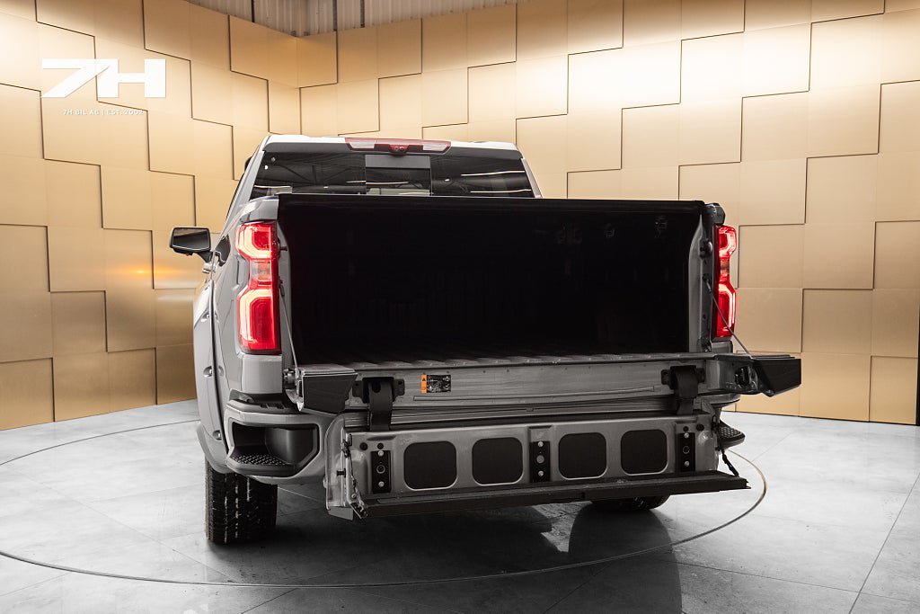 Vehicle Image 12