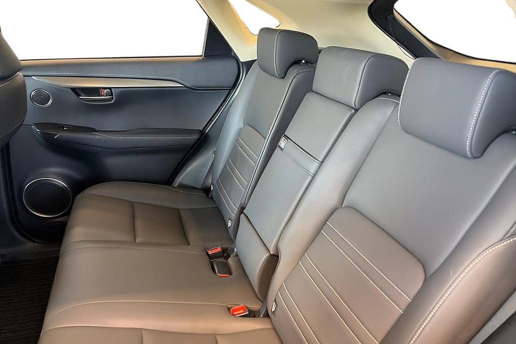 Vehicle Image 15