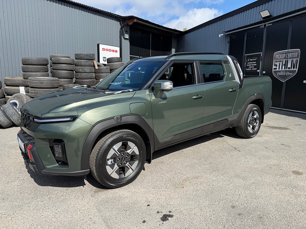 Vehicle Image 6