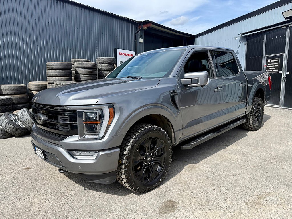 Vehicle Image 6