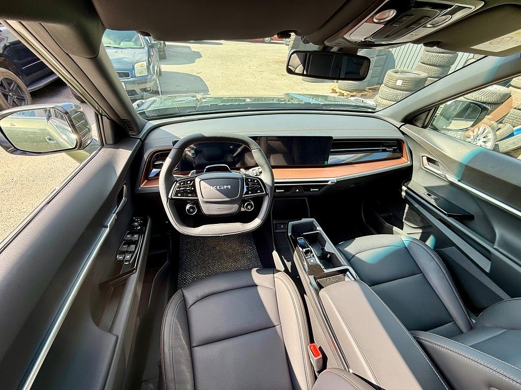 Vehicle Image 9
