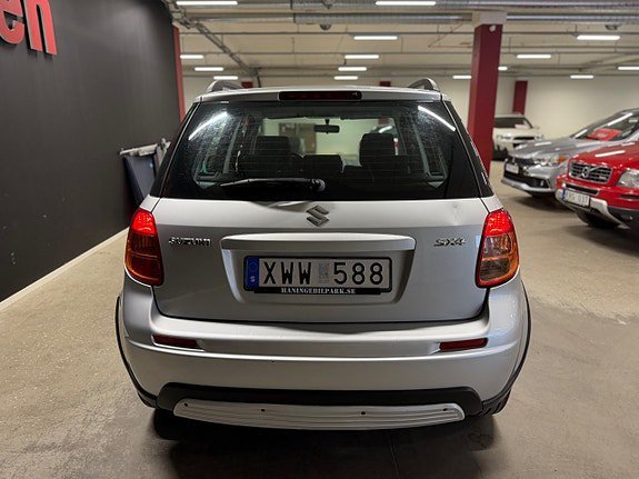Vehicle Image 4