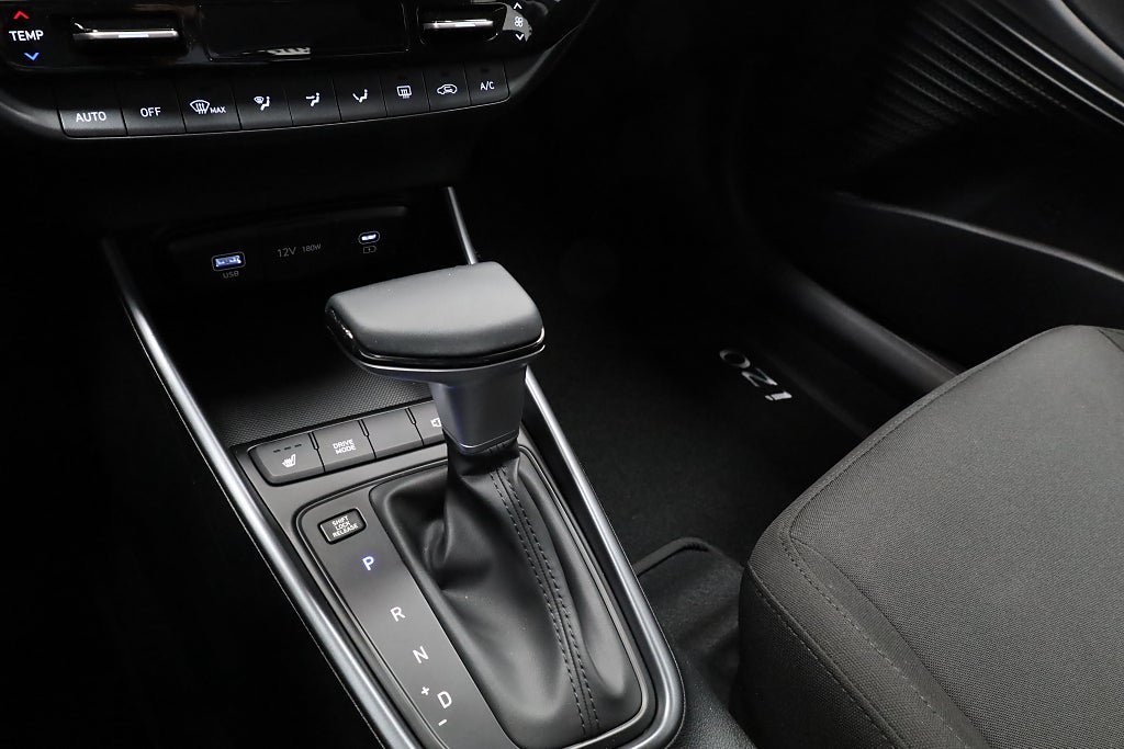Vehicle Image 19