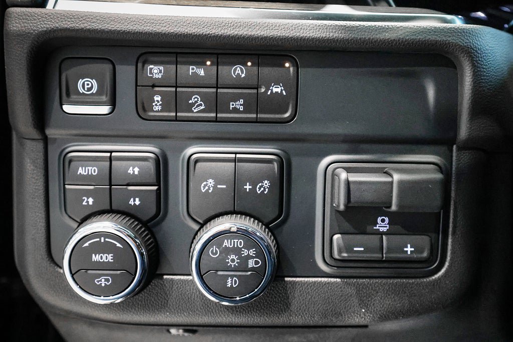 Vehicle Image 32