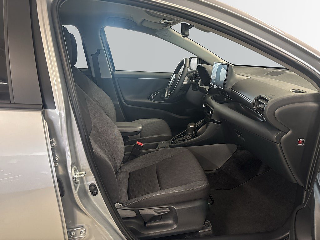 Vehicle Image 6