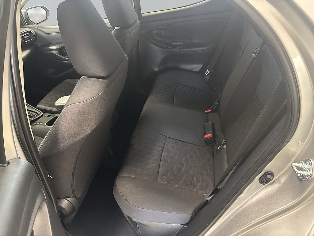 Vehicle Image 7