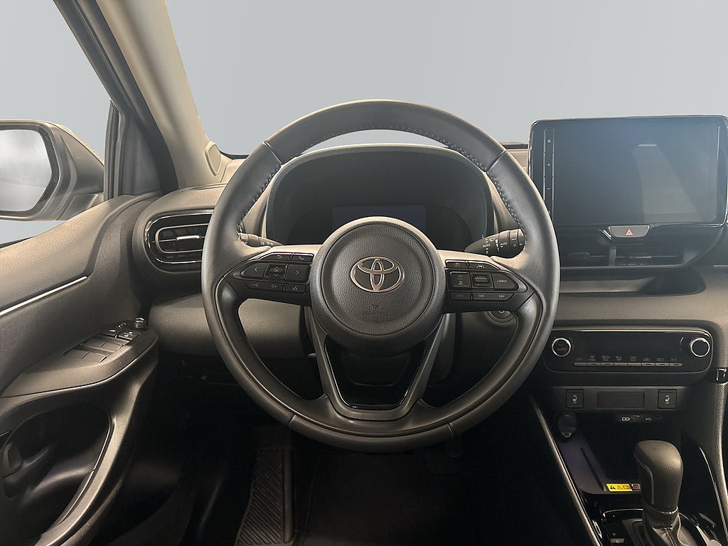 Vehicle Image 9