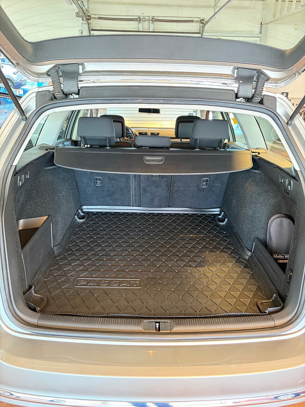 Vehicle Image 9