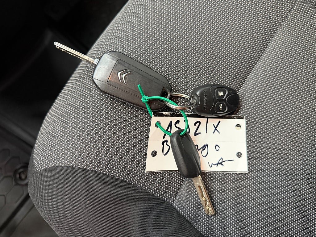 Vehicle Image 10
