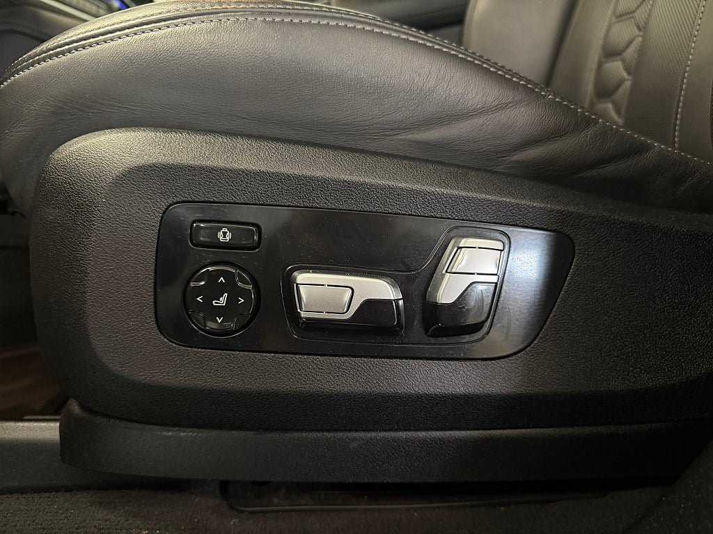 Vehicle Image 27