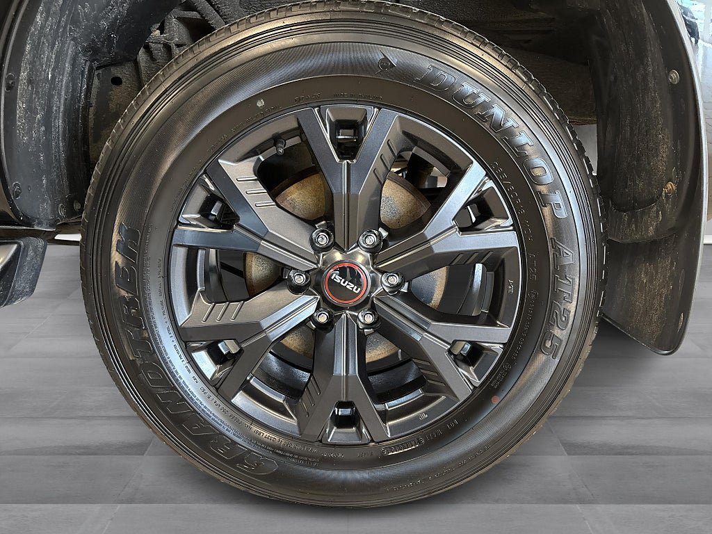 Vehicle Image 10