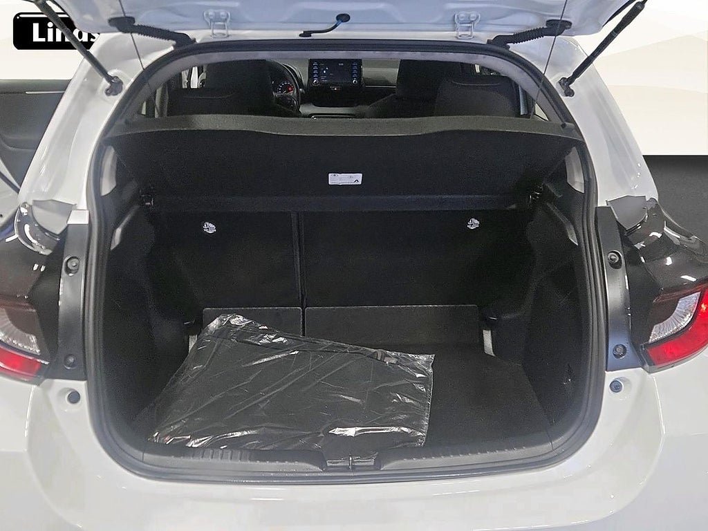 Vehicle Image 12