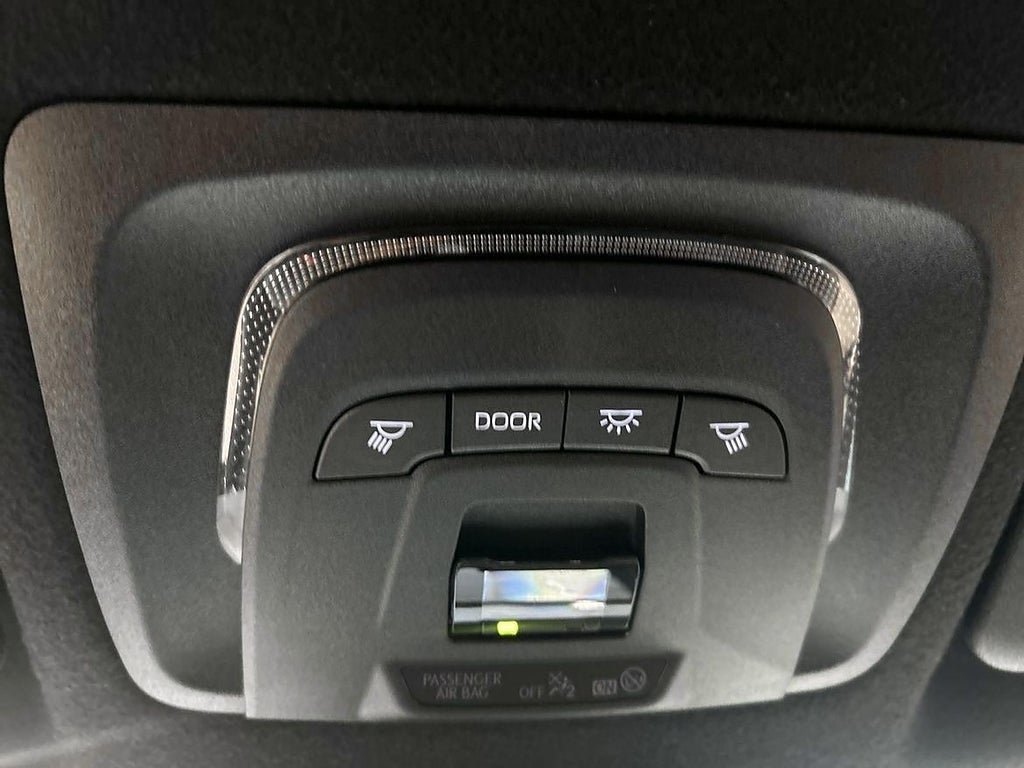 Vehicle Image 24