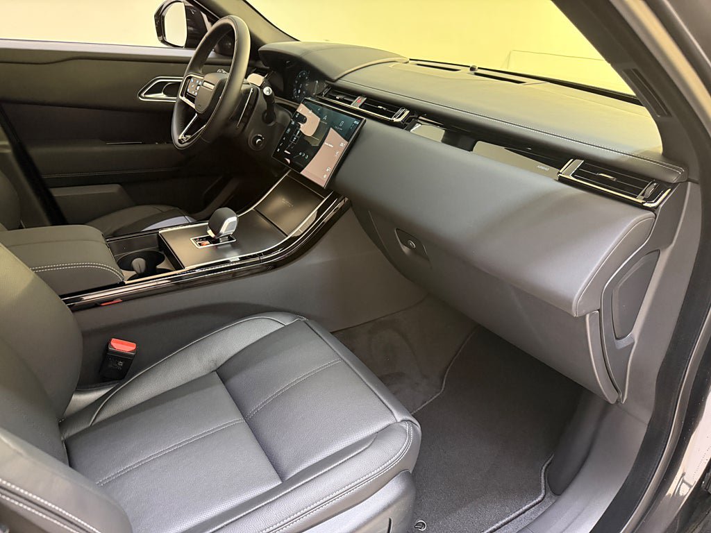 Vehicle Image 17