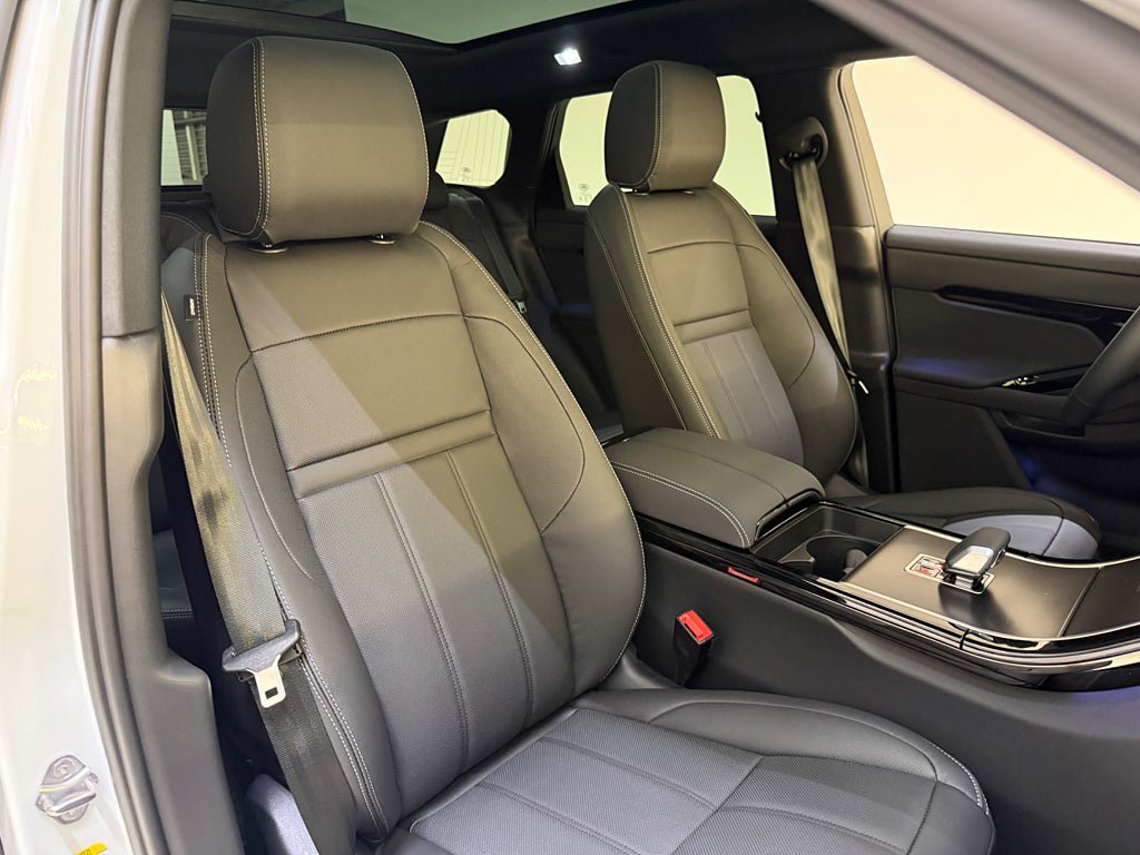 Vehicle Image 17