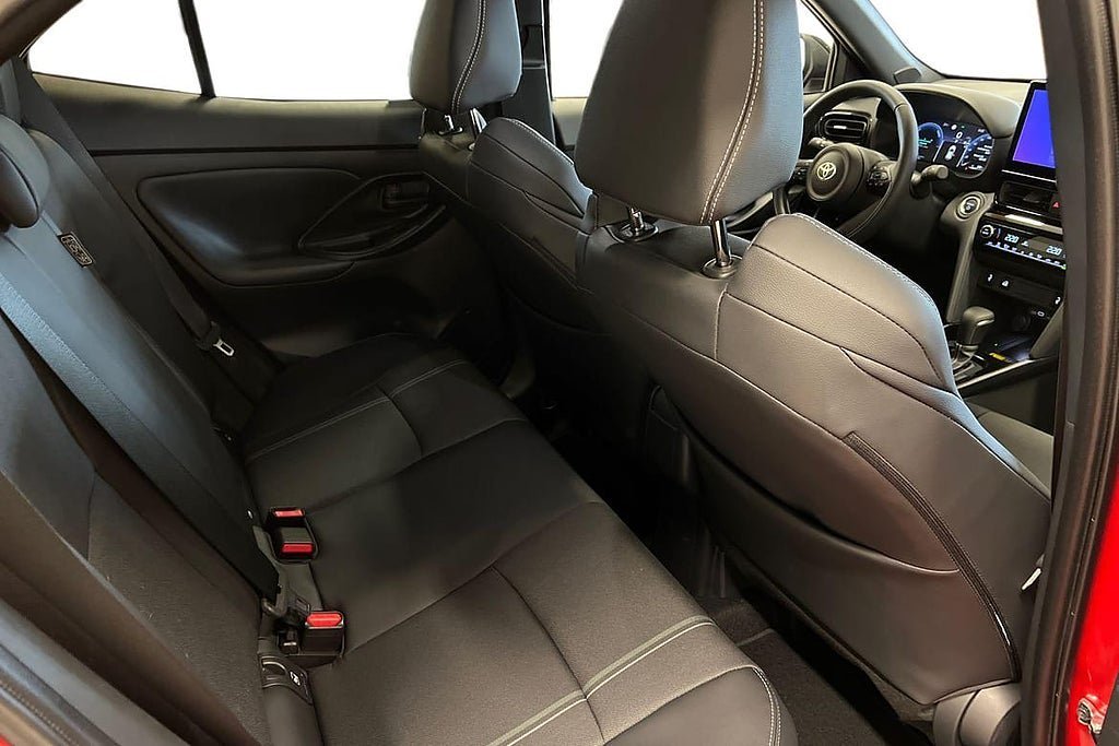 Vehicle Image 7
