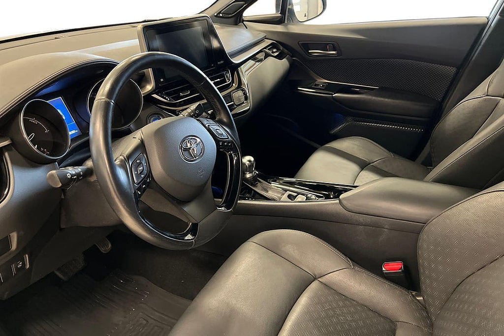 Vehicle Image 12