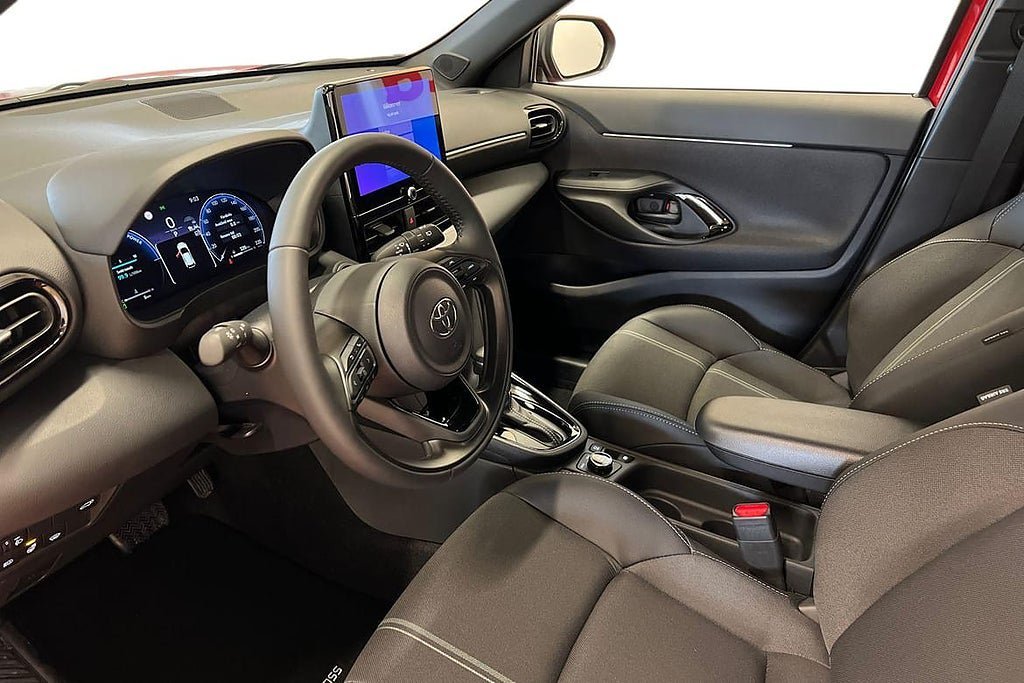 Vehicle Image 12