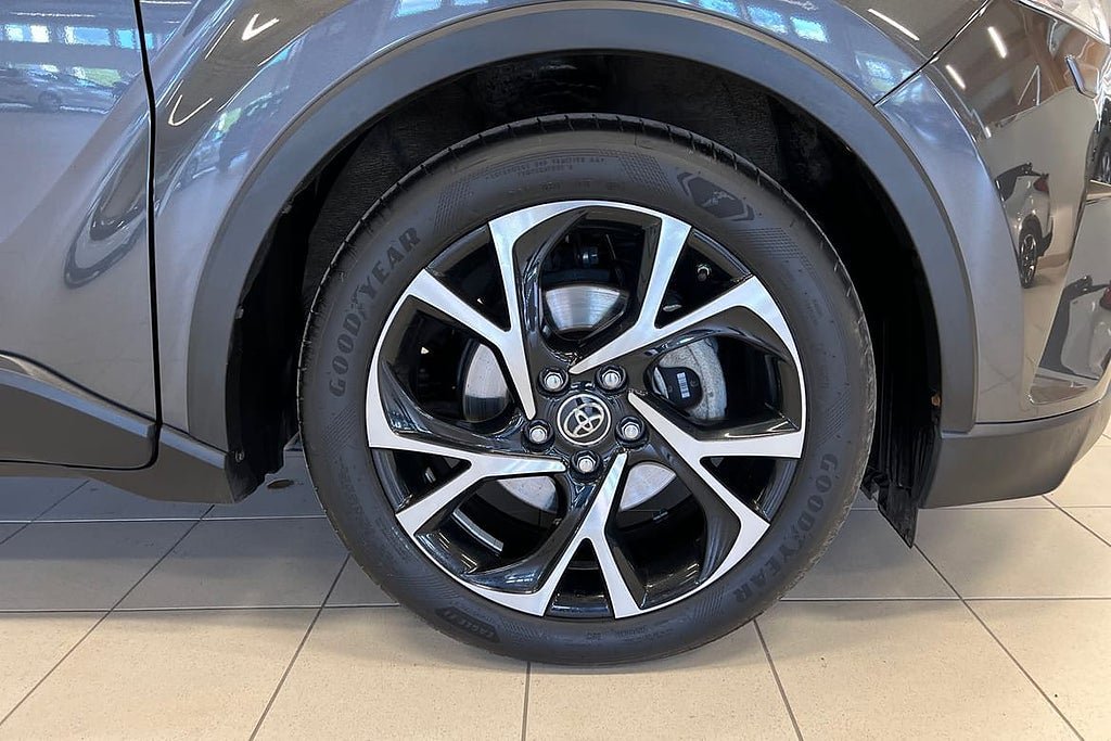 Vehicle Image 17