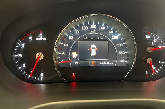 Vehicle Image 16