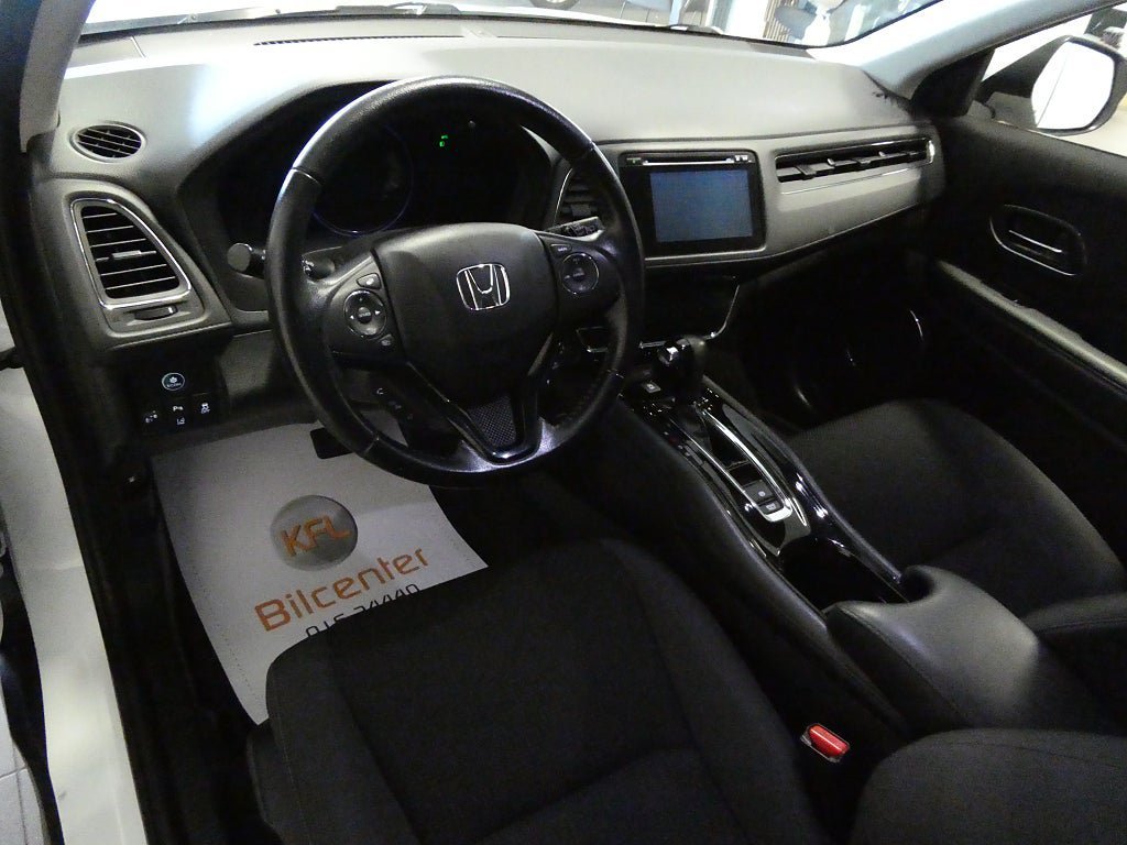 Vehicle Image 10