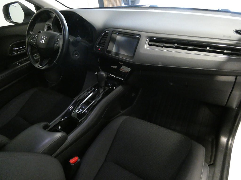 Vehicle Image 11