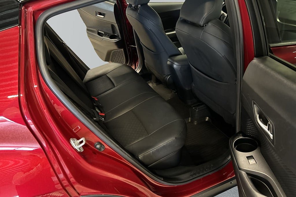 Vehicle Image 8