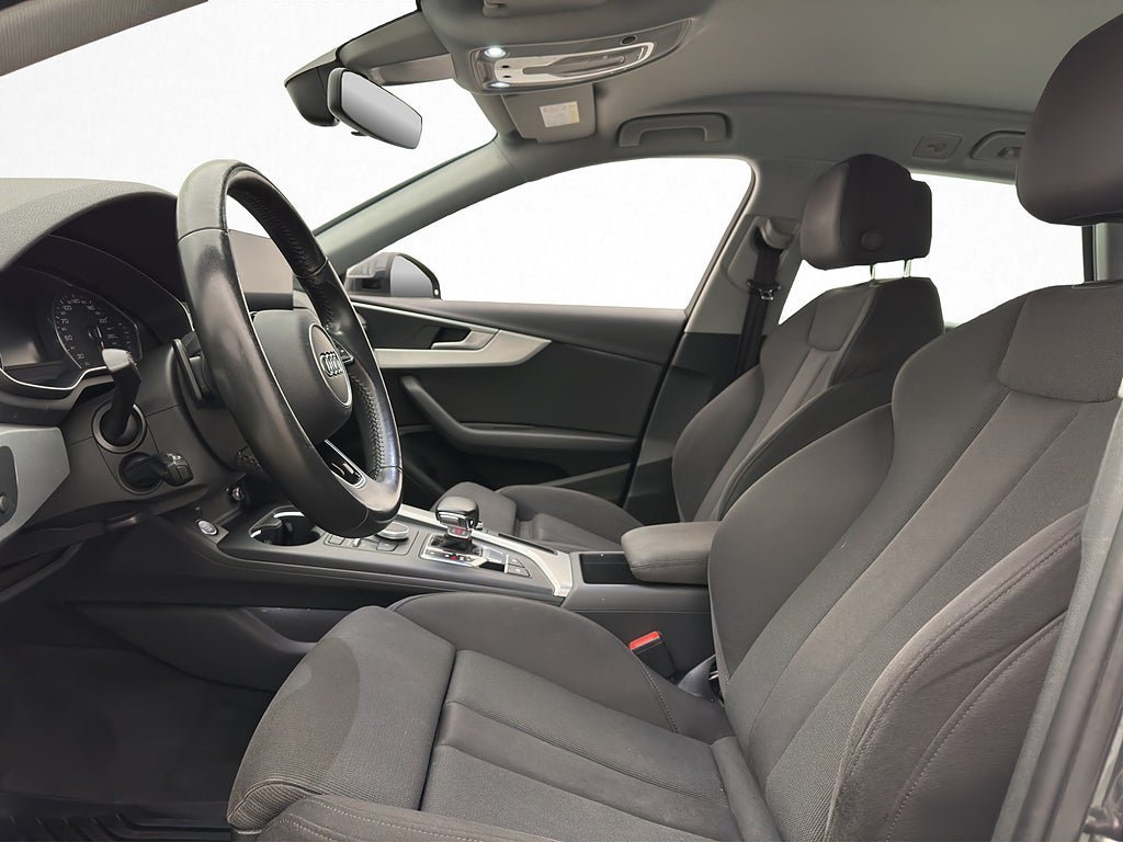 Vehicle Image 12