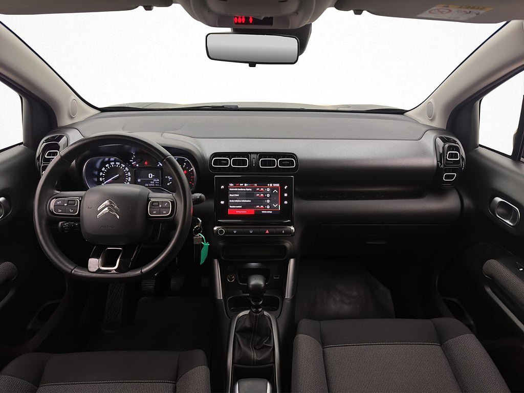 Vehicle Image 12
