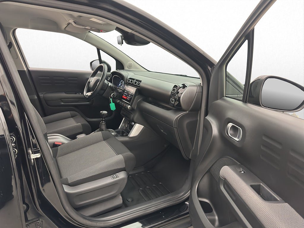 Vehicle Image 23