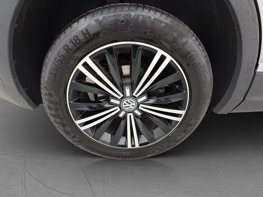 Vehicle Image 28