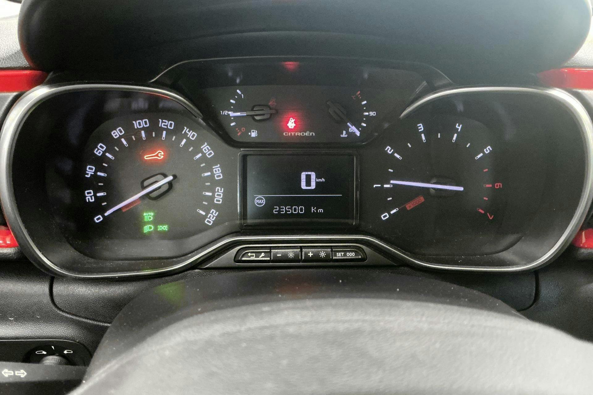 Vehicle Image 10