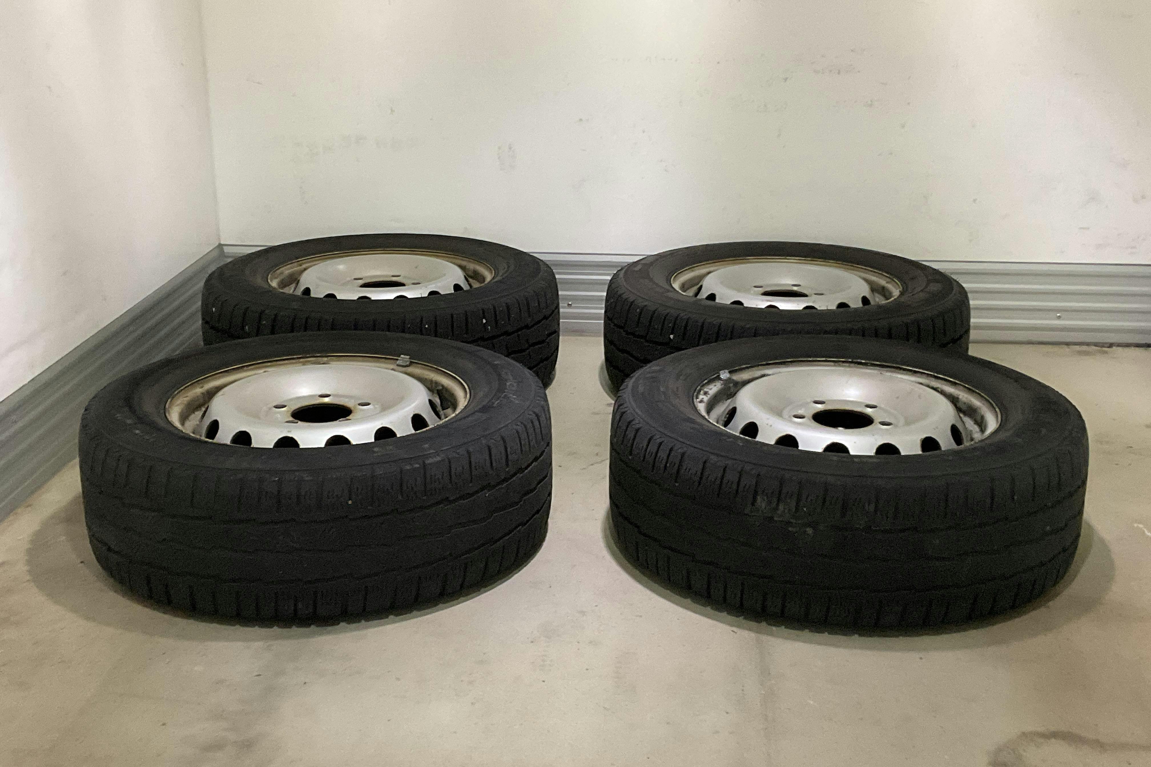 Vehicle Image 10